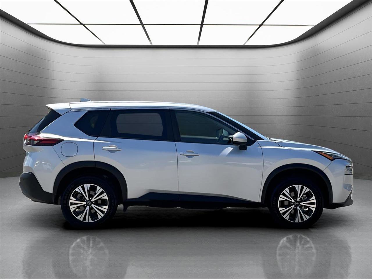 Used 2023 Nissan Rogue SV FWD image 7