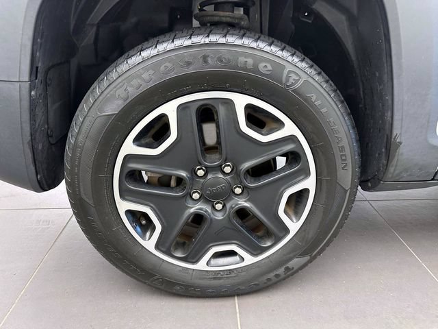 Used 2017 Jeep Renegade Trailhawk AWD/4WD image 8