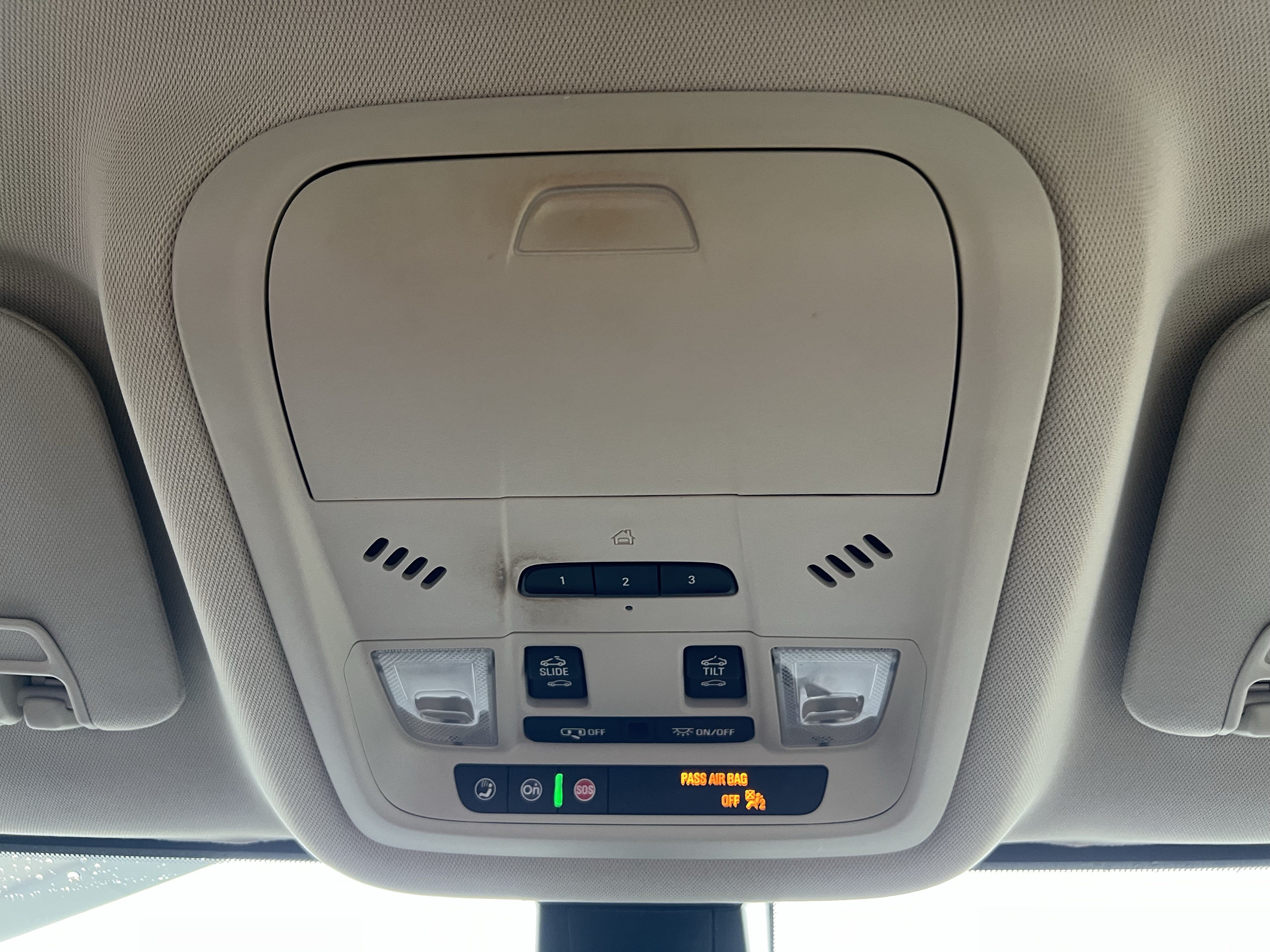 Used 2020 GMC Acadia Denali w/ Technology Package FWD image 28
