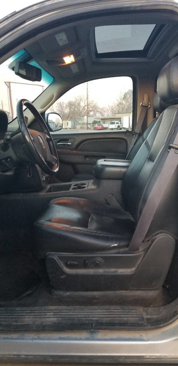 Used 2012 GMC Yukon XL SLT w/ SLT-2 Equipment Package image 6