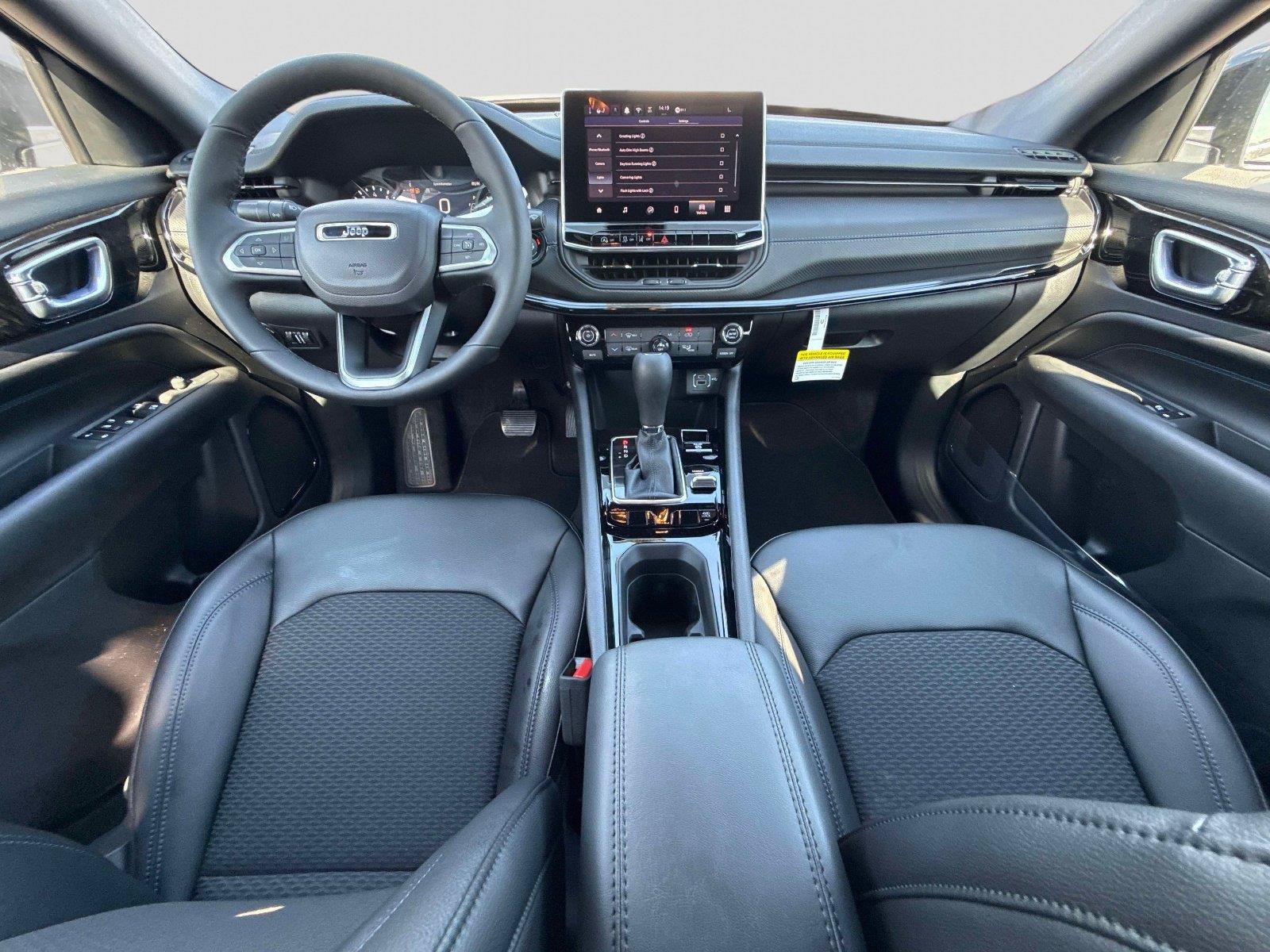 New 2026 Jeep Compass Latitude AWD/4WD image 15