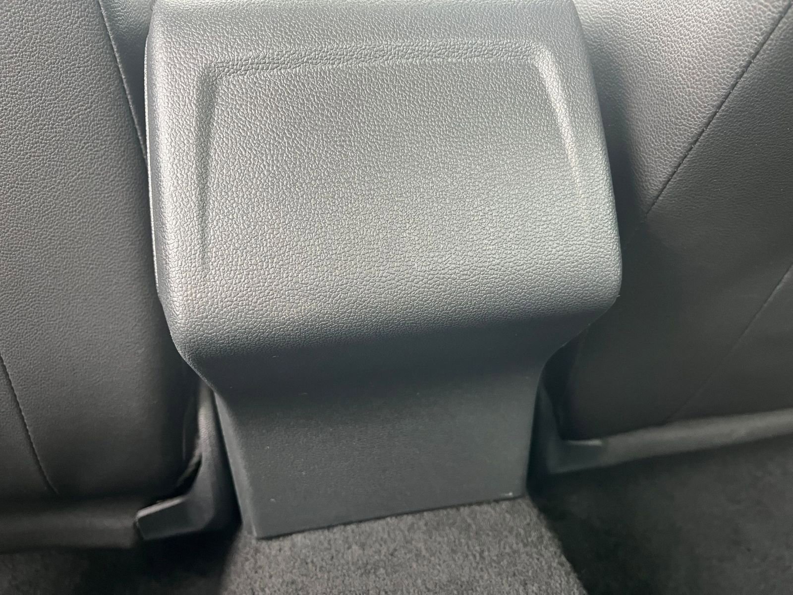 Used 2025 Volkswagen Jetta SE image 24