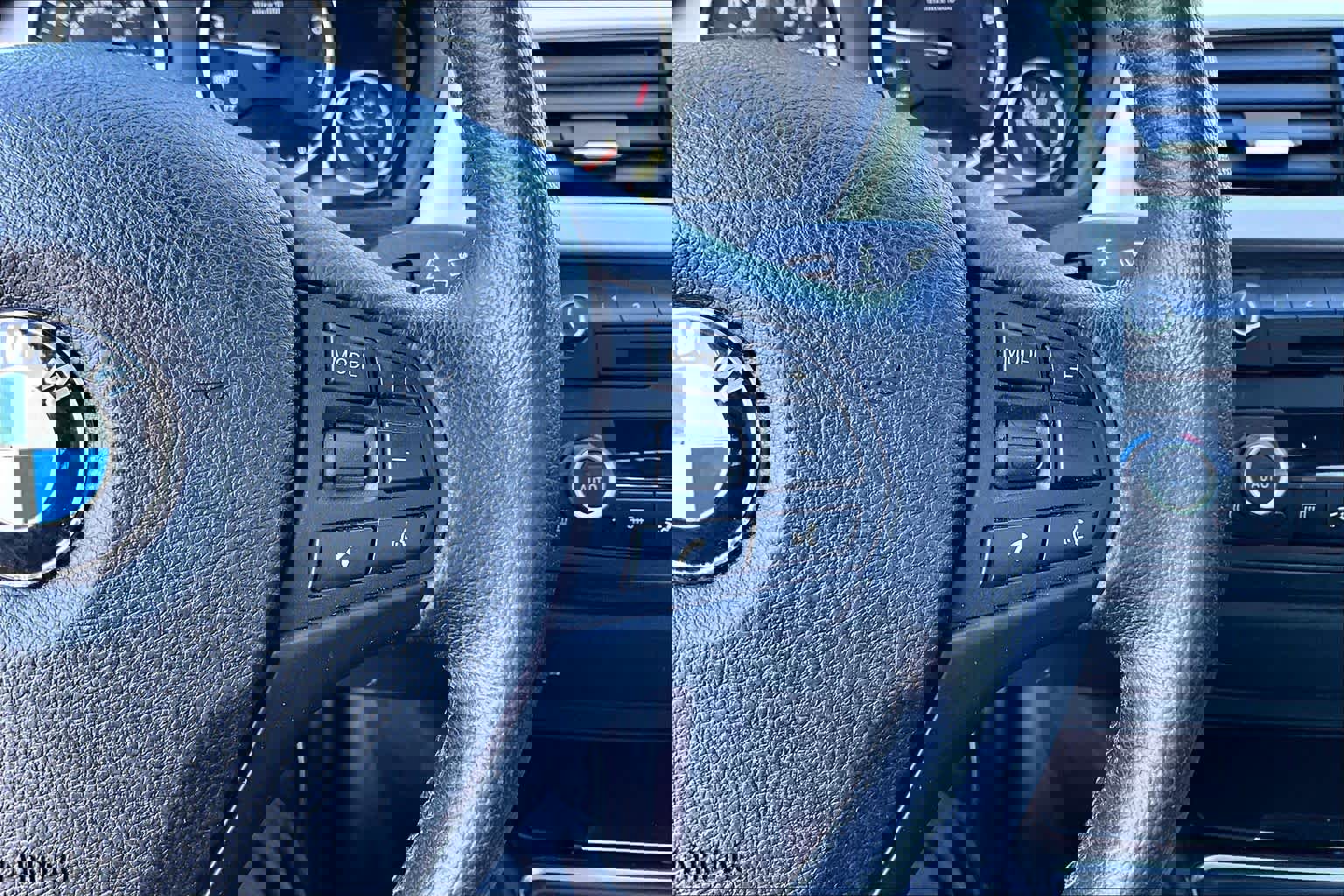 Used 2014 BMW 320i Sedan image 24