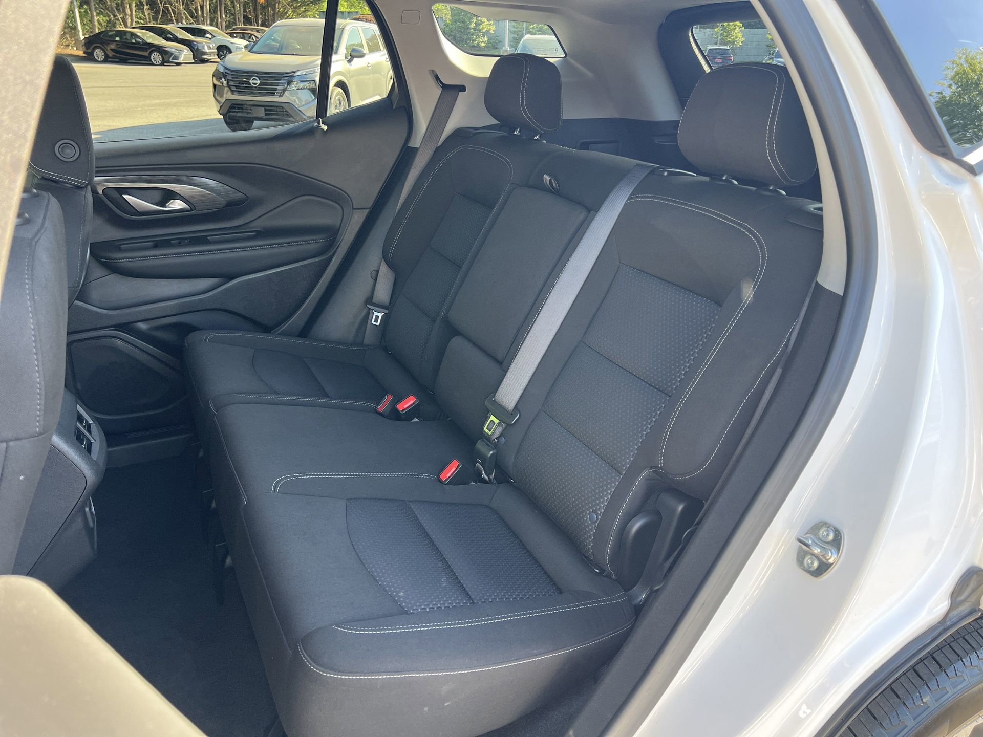 Used 2024 GMC Terrain SLE FWD image 17
