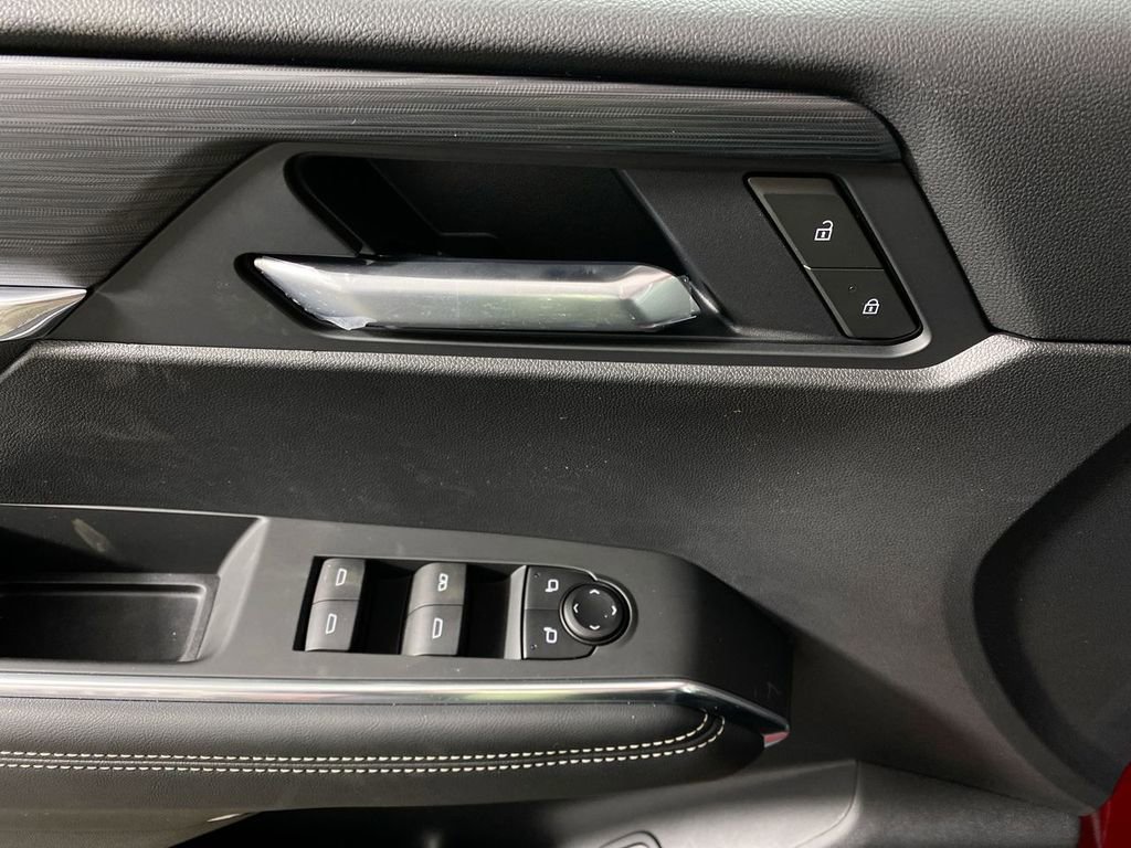 Used 2025 GMC Acadia Elevation w/ Elevation Premium Package image 13