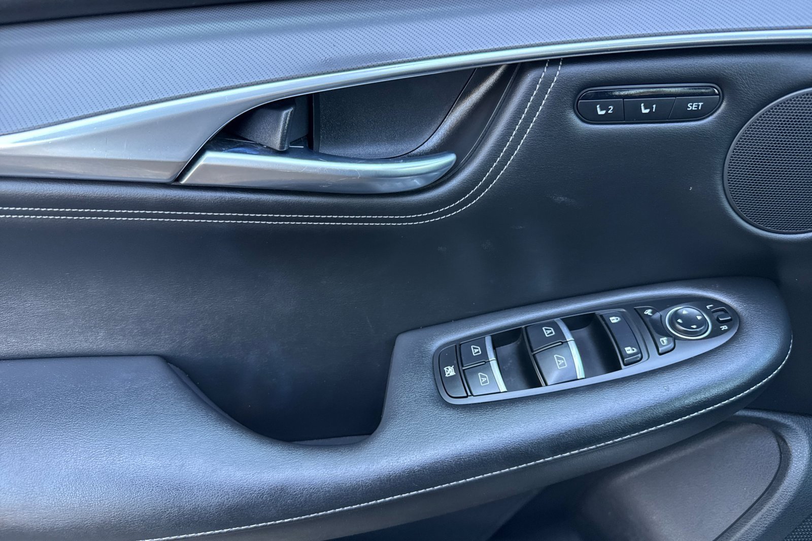 Used 2024 INFINITI QX55 Luxe image 12