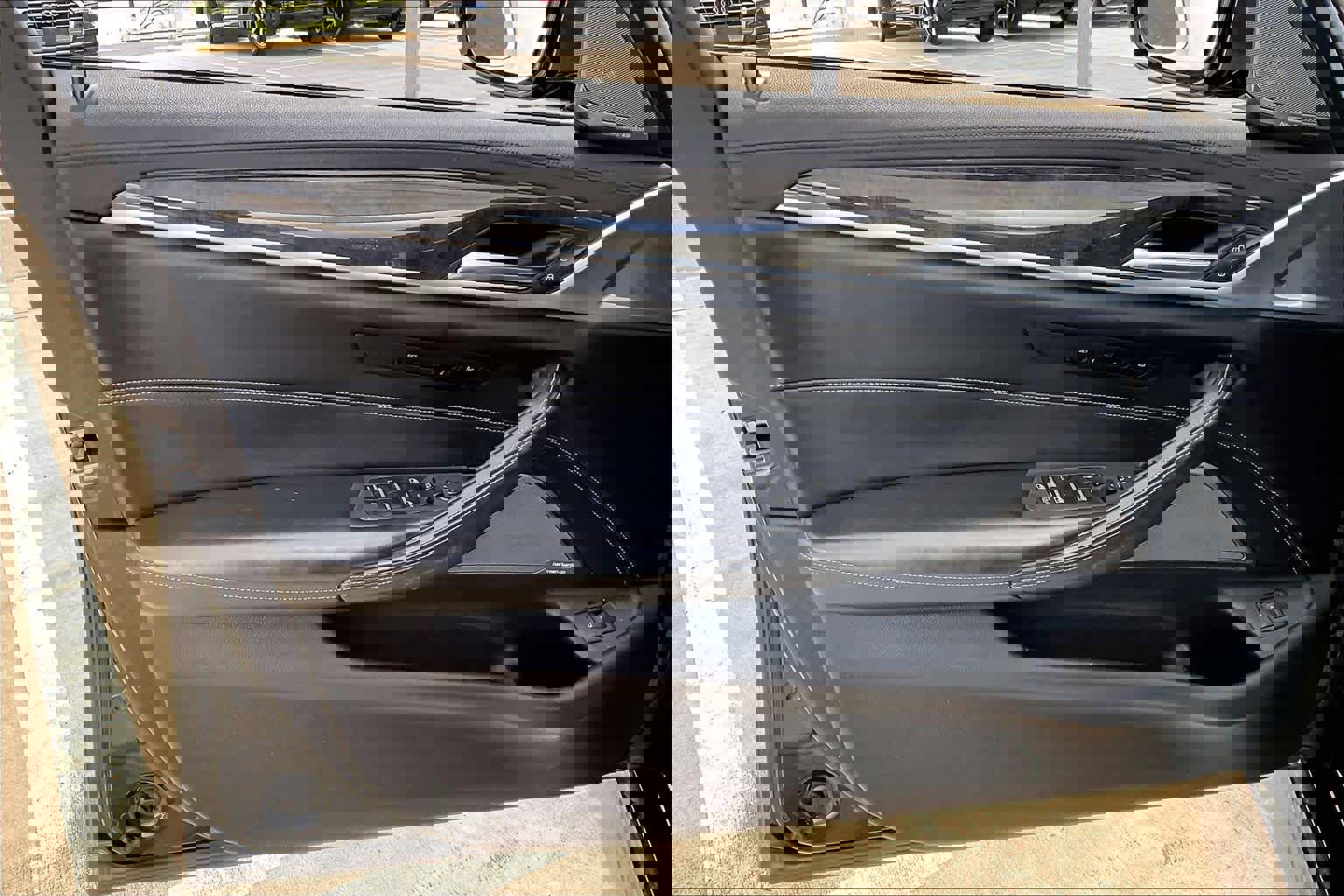 Used 2018 BMW M550i xDrive image 22