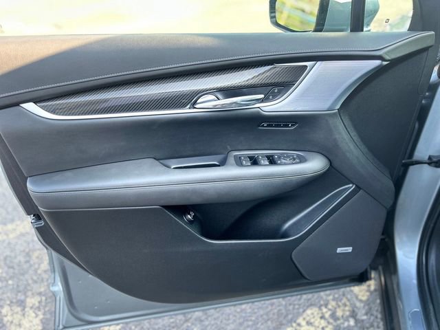 Used 2024 Cadillac XT6 Sport image 11