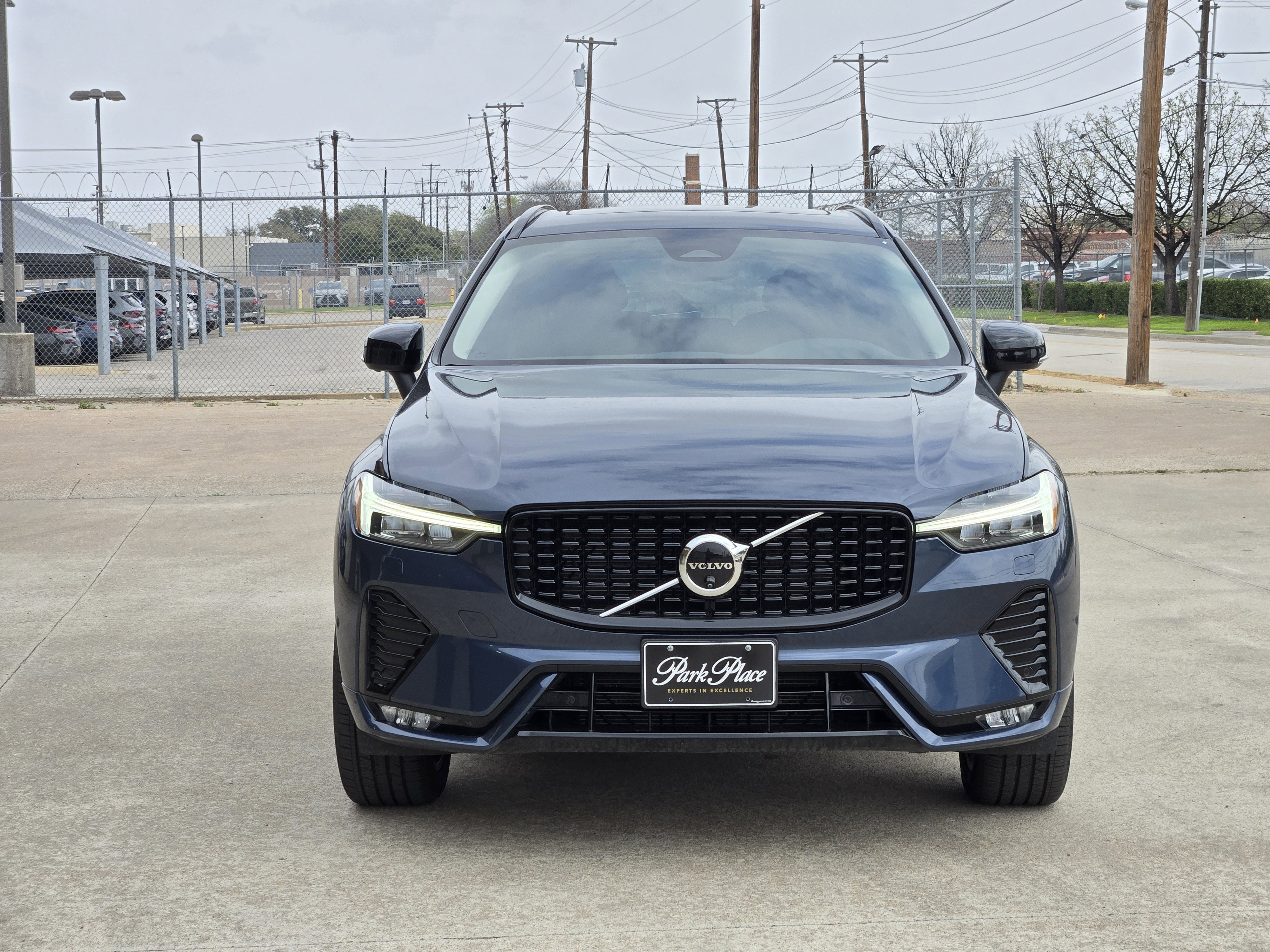 Used 2025 Volvo XC60 B5 Plus image 6