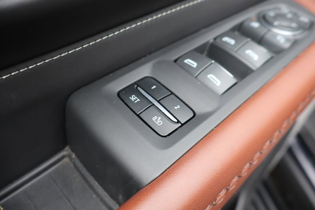 Used 2023 GMC Yukon Denali Ultimate image 12