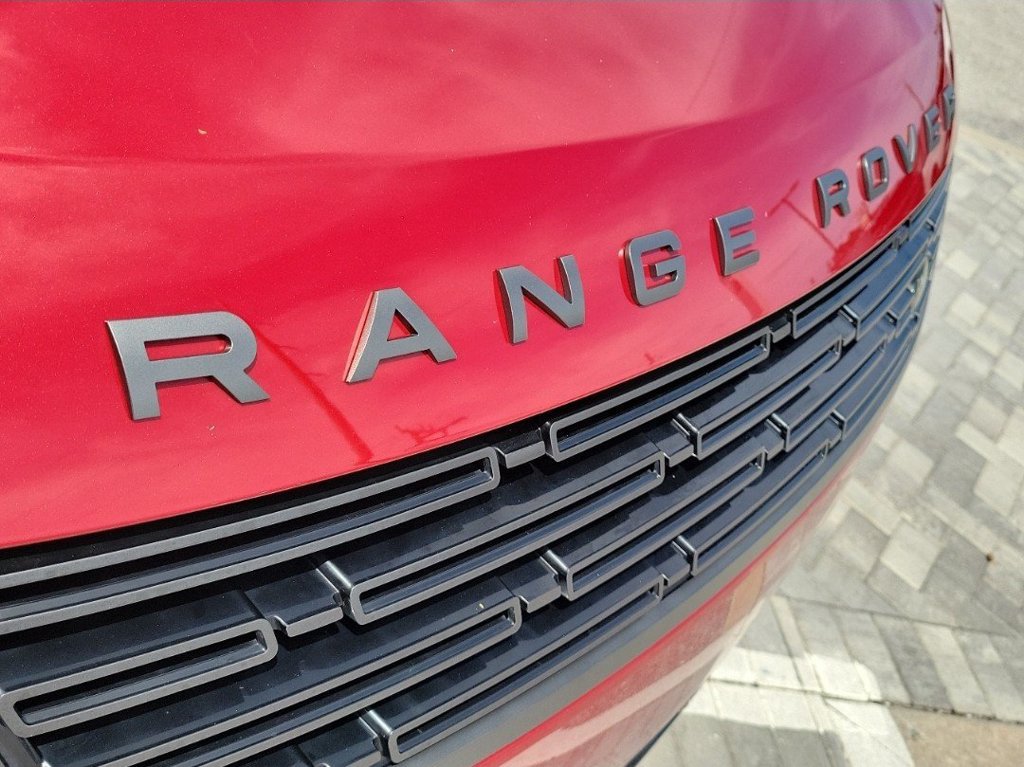 Certified 2024 Land Rover Range Rover Sport SE AWD/4WD image 9