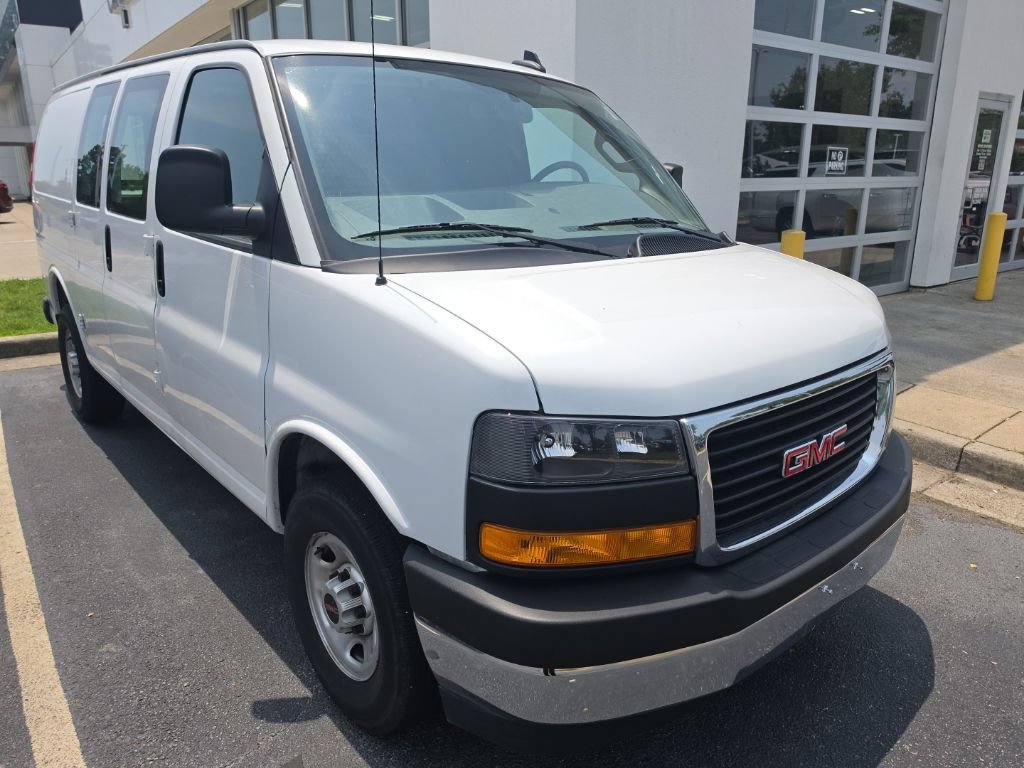 Used 2024 GMC Savana 2500 w/ Driver Convenience Package RWD image 2