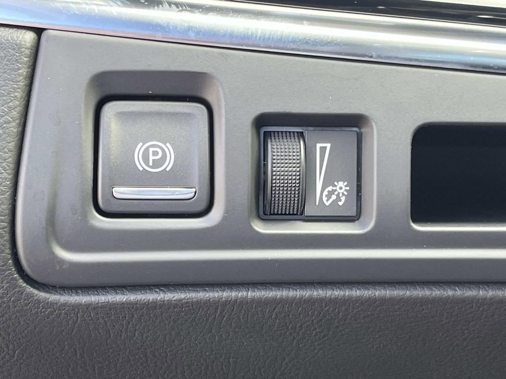 New 2025 Cadillac XT6 Luxury image 29