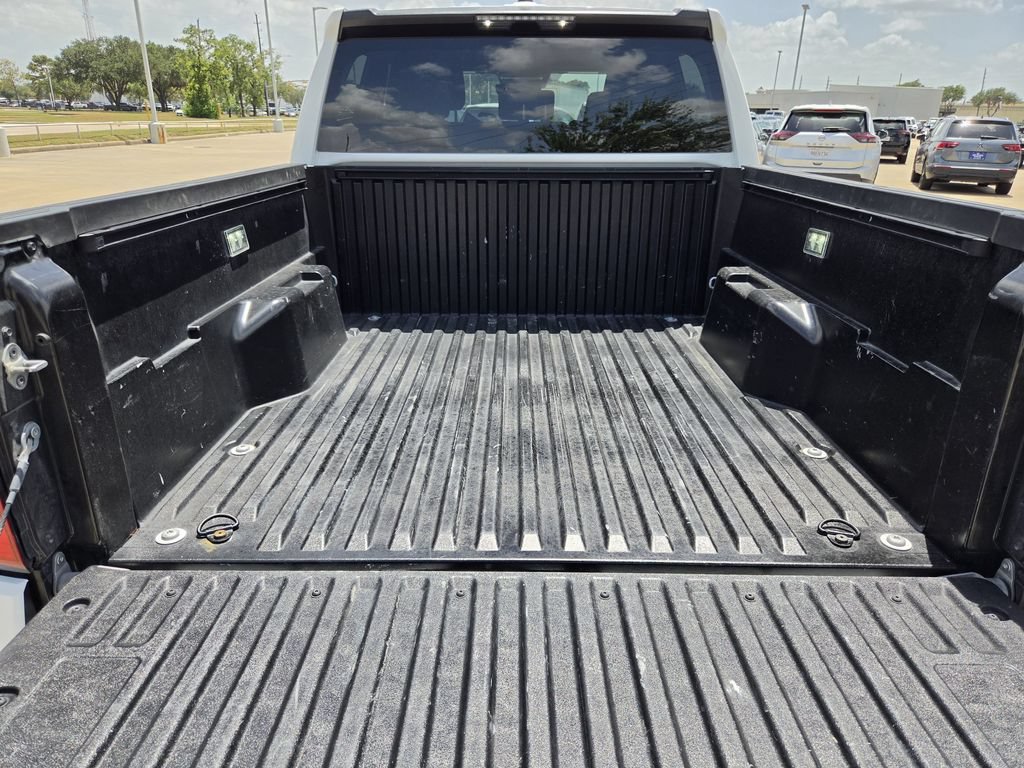 Used 2025 Toyota Tacoma SR5 AWD/4WD image 28