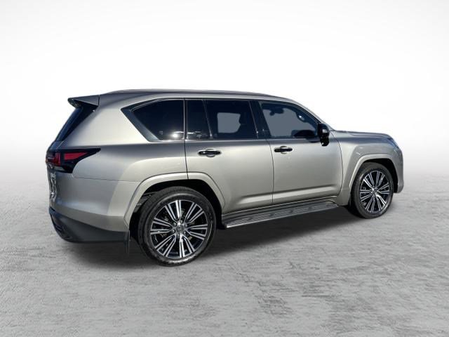 Used 2024 Lexus LX 600 4WD w/ Luxury Package image 7