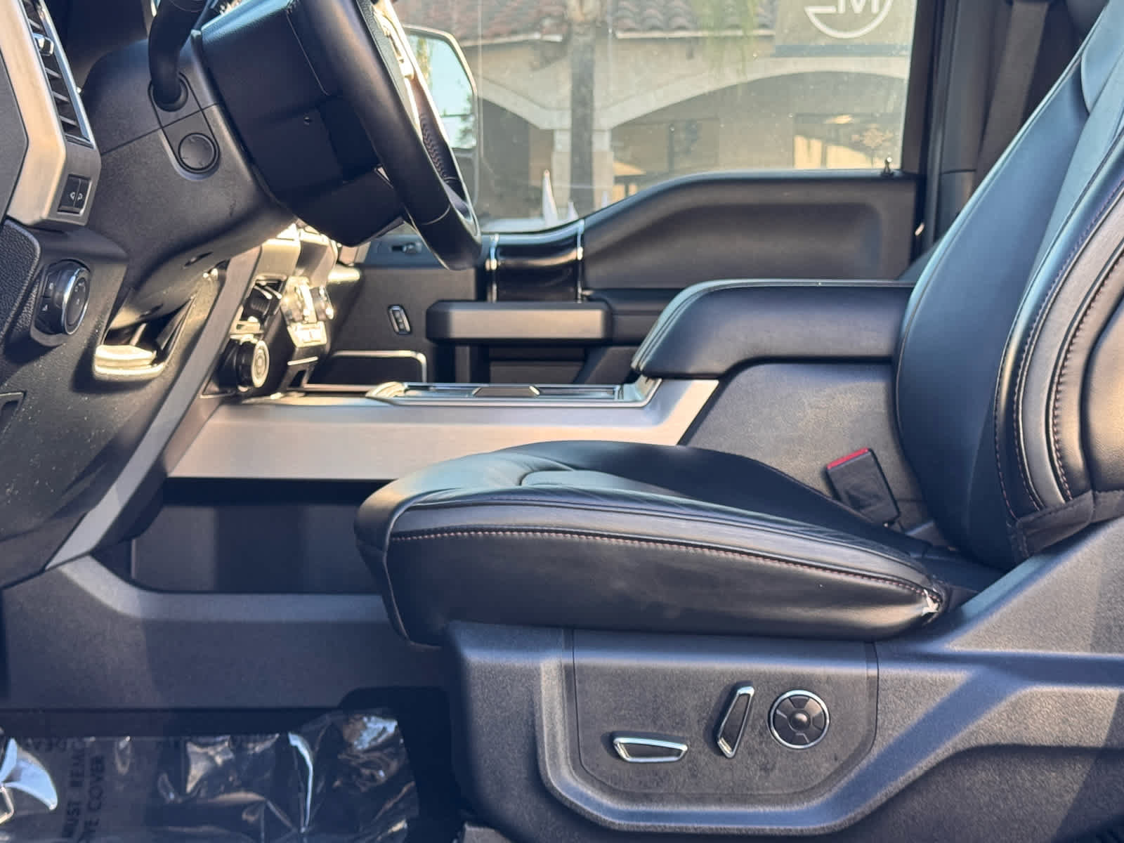 Certified 2020 Ford F250 Platinum w/ Tremor Off-Road Package AWD/4WD image 22
