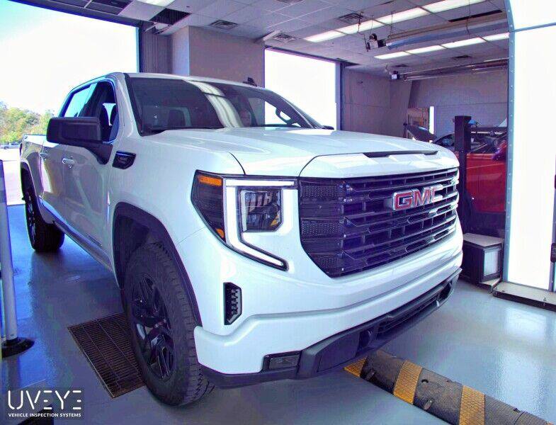 Used 2024 GMC Sierra 1500 Elevation AWD/4WD image 2