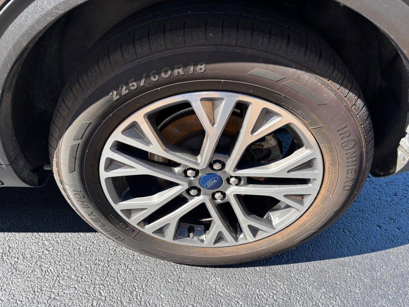 Used 2022 Ford Escape SEL FWD image 9