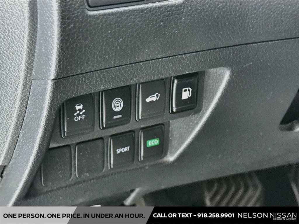 Used 2019 Nissan Rogue SV FWD image 10