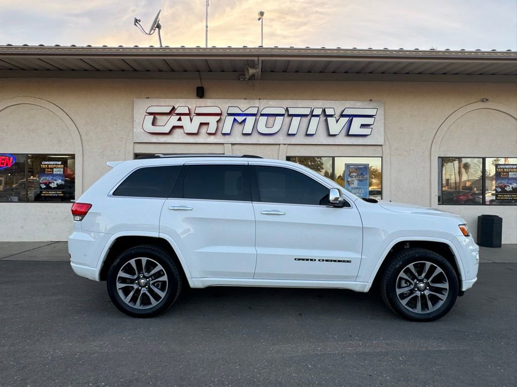 Used 2018 Jeep Grand Cherokee Overland AWD/4WD image 3