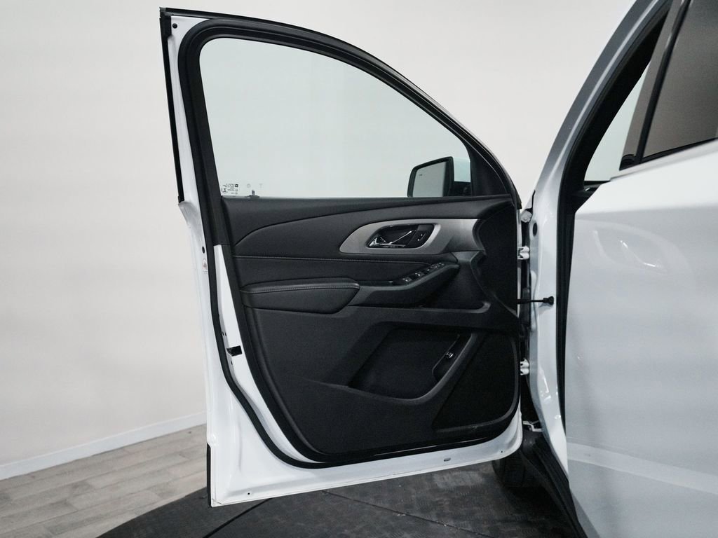 Used 2022 Chevrolet Traverse LT w/ LPO, Floor Liner Package AWD/4WD image 10