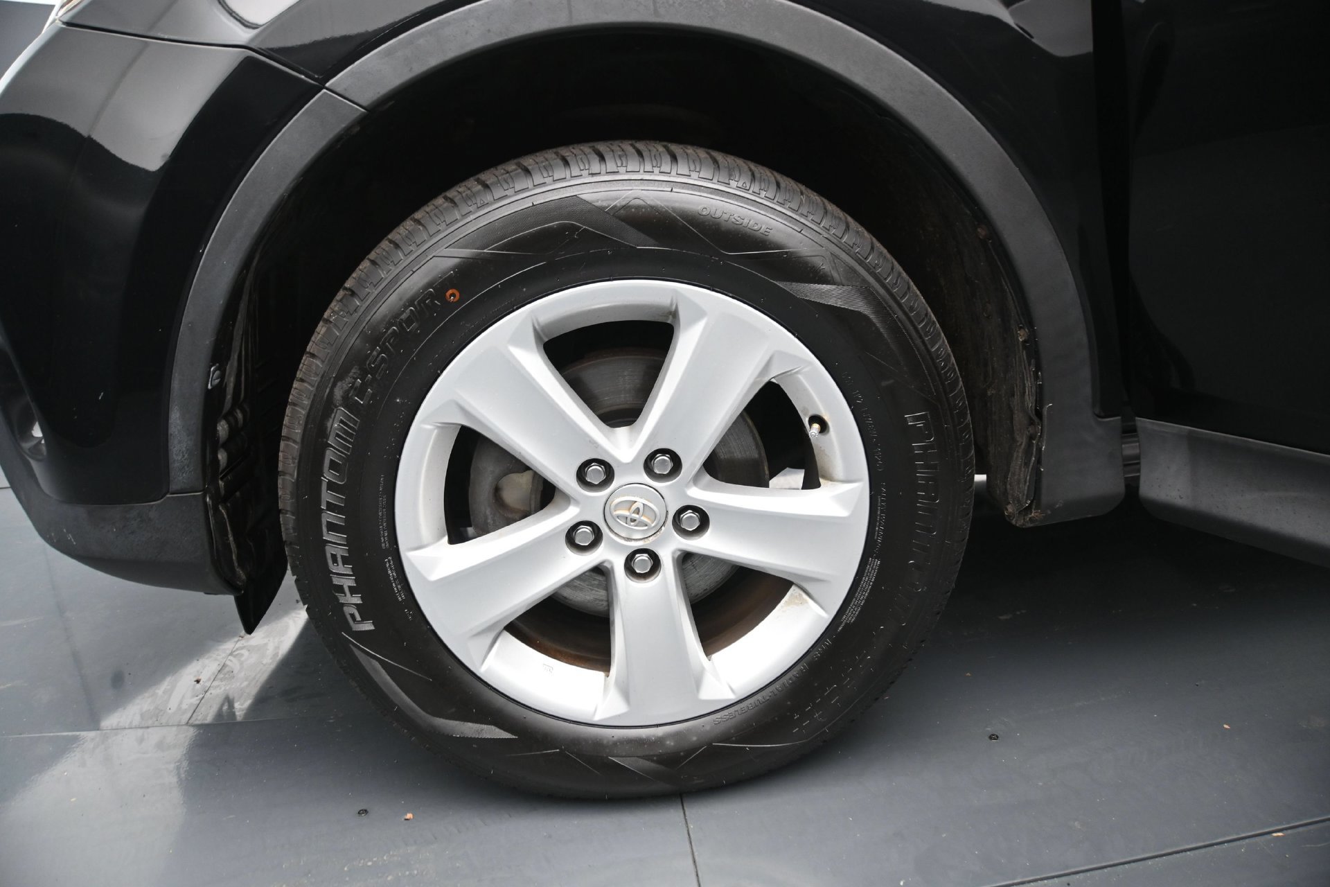 Used 2014 Toyota RAV4 XLE AWD/4WD image 25
