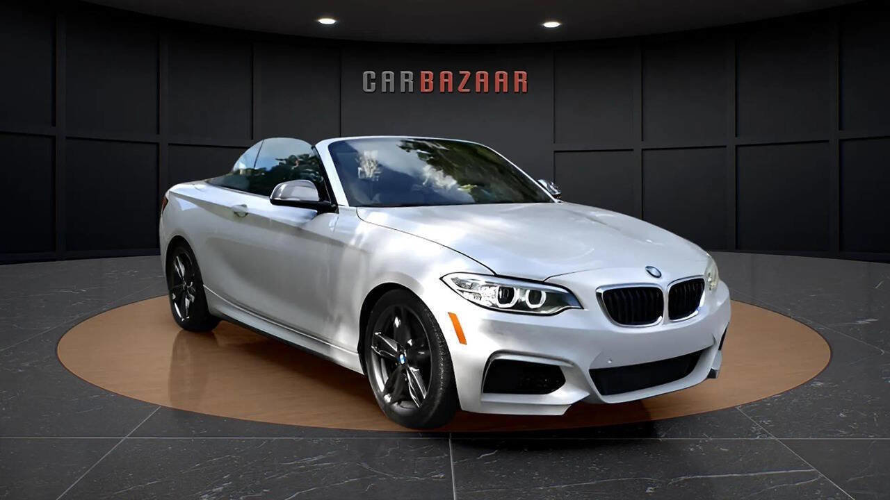 Used 2015 BMW M235i Convertible image 5