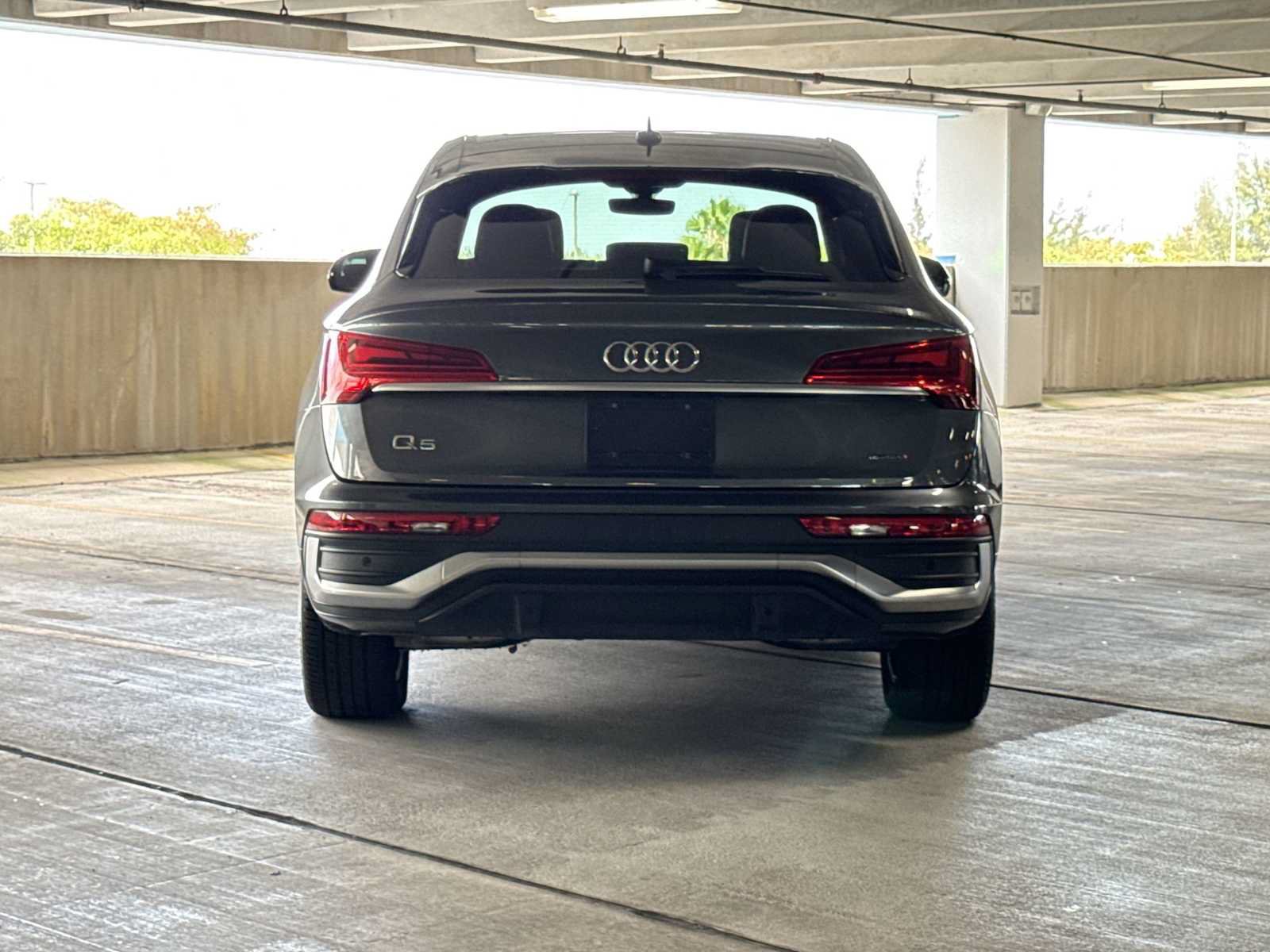 Used 2022 Audi Q5 2.0T Premium Plus w/ Premium Plus Package AWD/4WD image 7