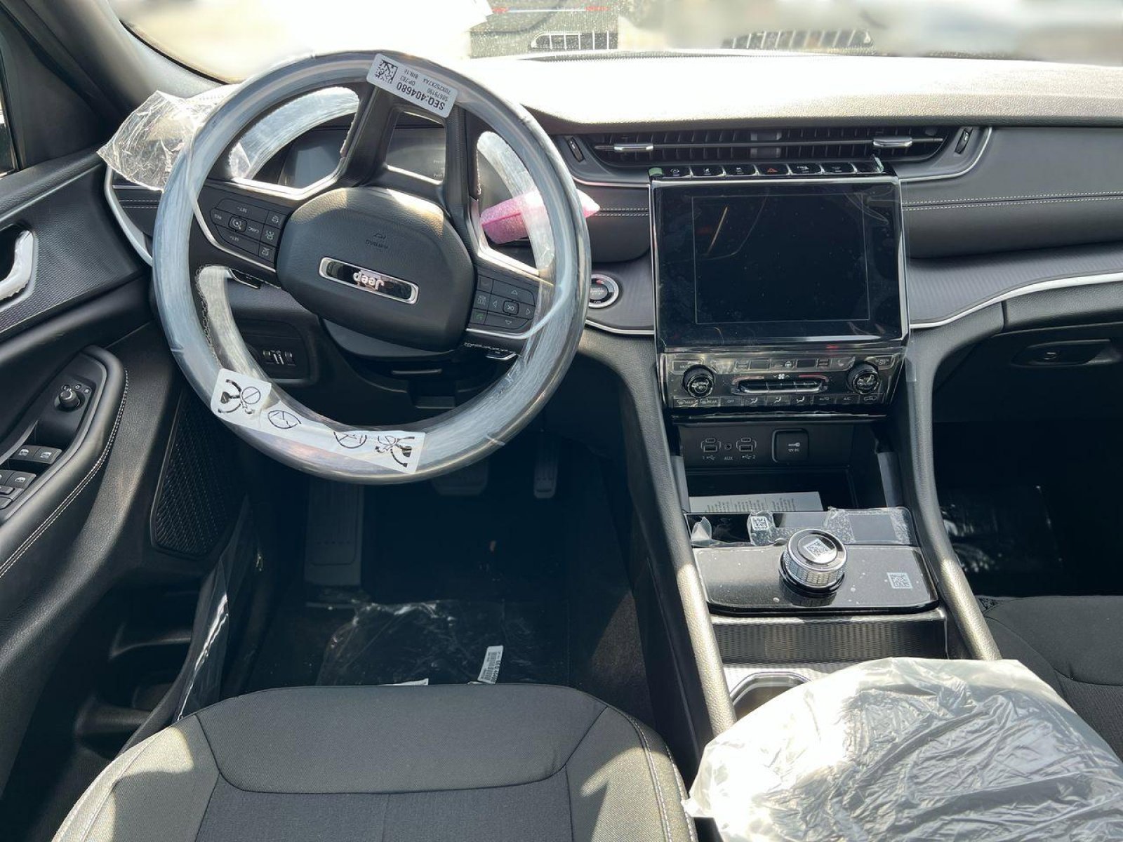 New 2025 Jeep Grand Cherokee L Laredo w/ Luxury Tech Group I image 15