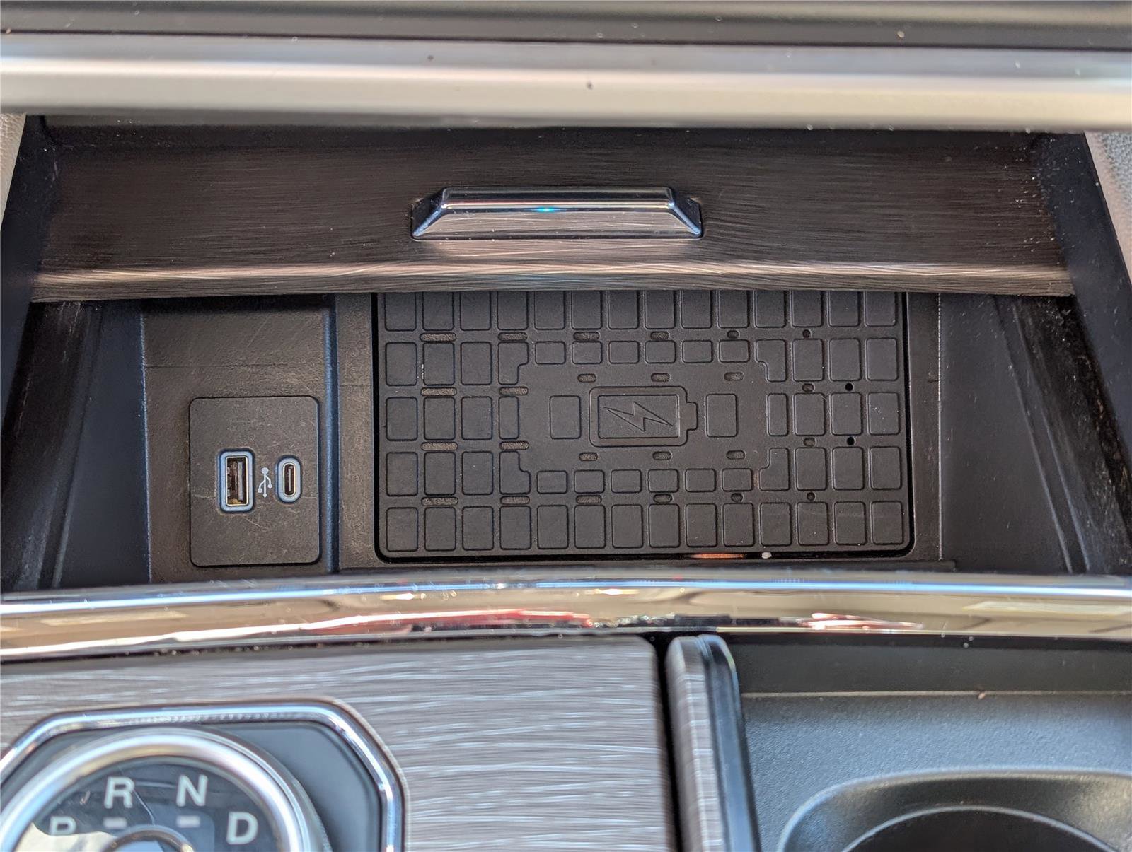 Used 2024 Ford Expedition Limited image 29