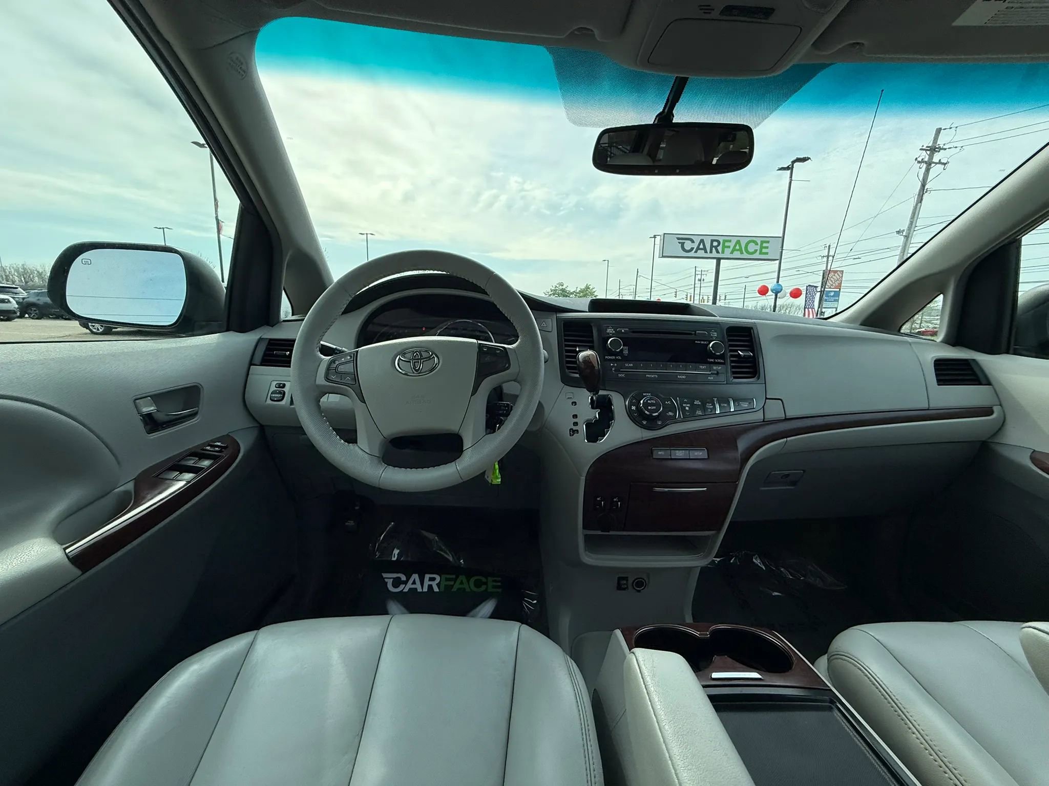 Used 2012 Toyota Sienna XLE FWD image 29