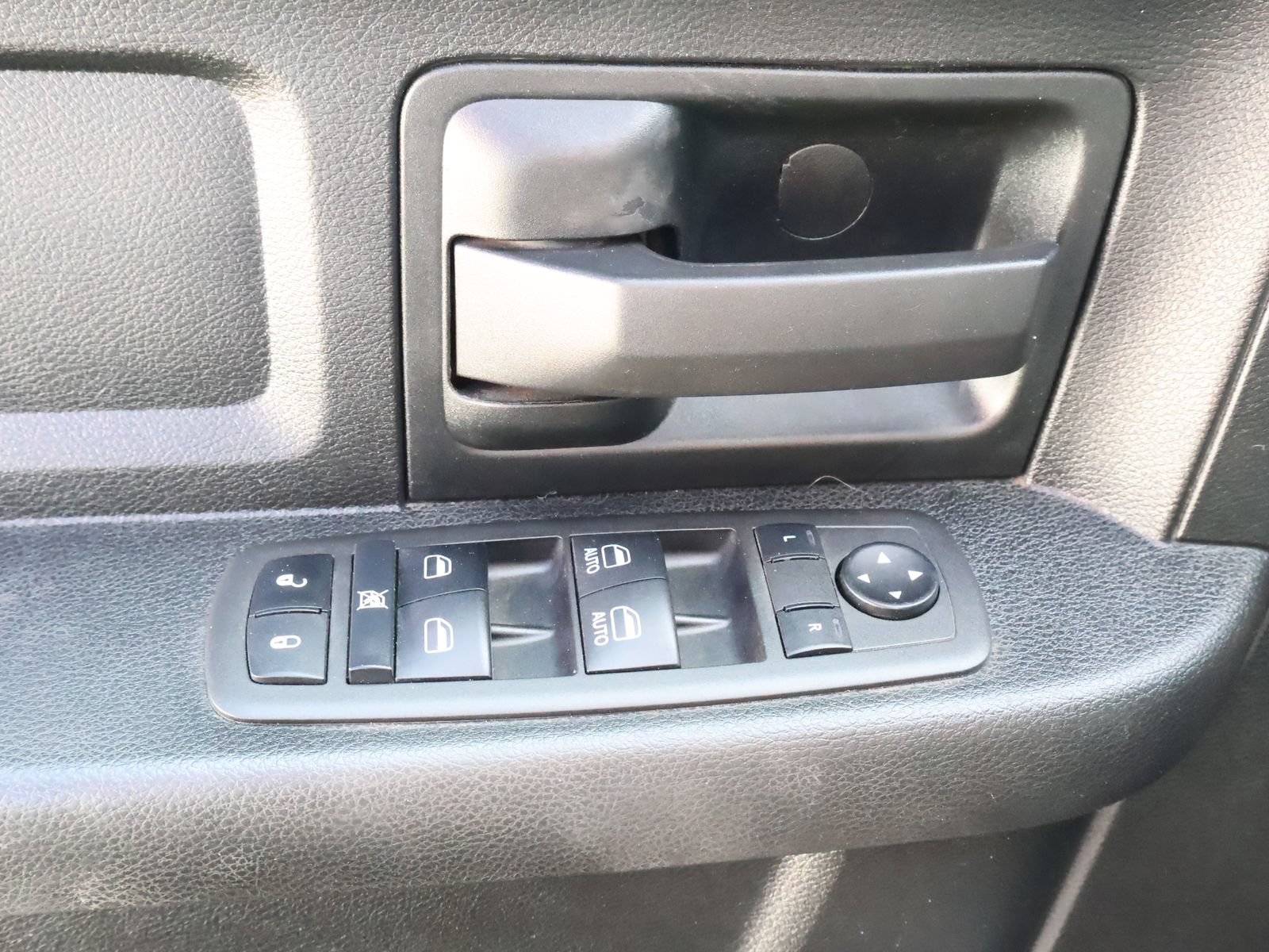 Used 2022 RAM 5500 Tradesman w/ Chrome Appearance Group AWD/4WD image 34