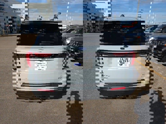 New 2026 Ford Explorer Active image 4