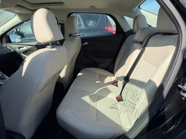 Used 2017 Ford Focus Titanium image 9