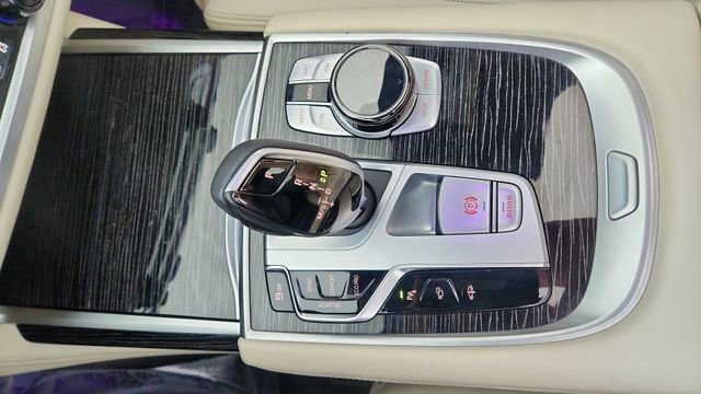 Used 2022 BMW 740i w/ M Sport Package image 51