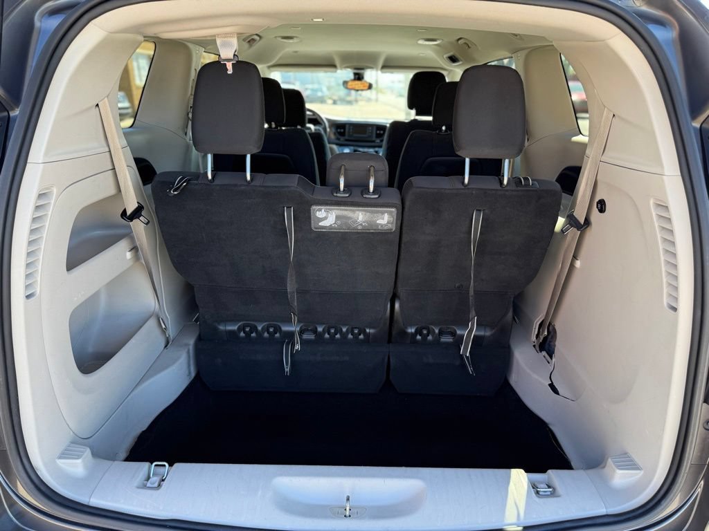 Used 2017 Chrysler Pacifica Touring FWD image 12