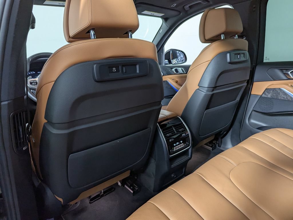 Used 2022 BMW X5 xDrive40i w/ M Sport Package AWD/4WD image 44