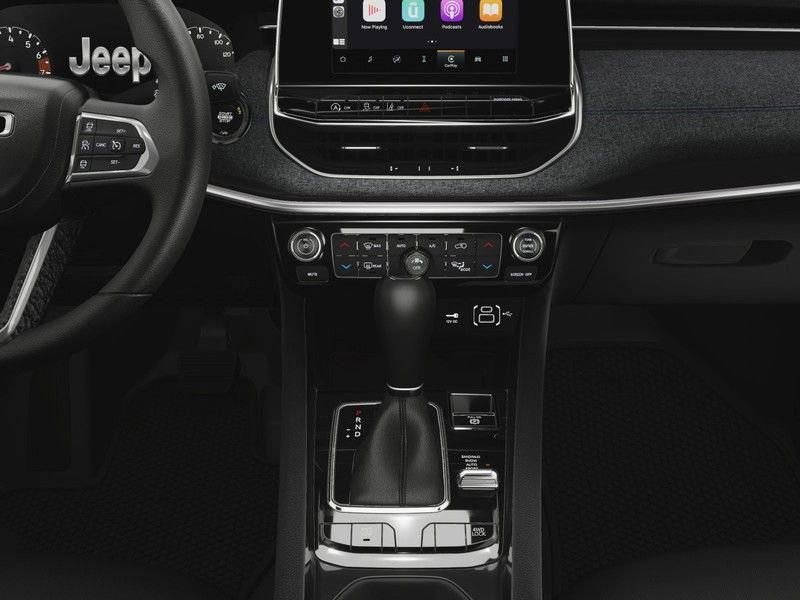 New 2025 Jeep Compass Latitude w/ Sun & Sound Group image 27