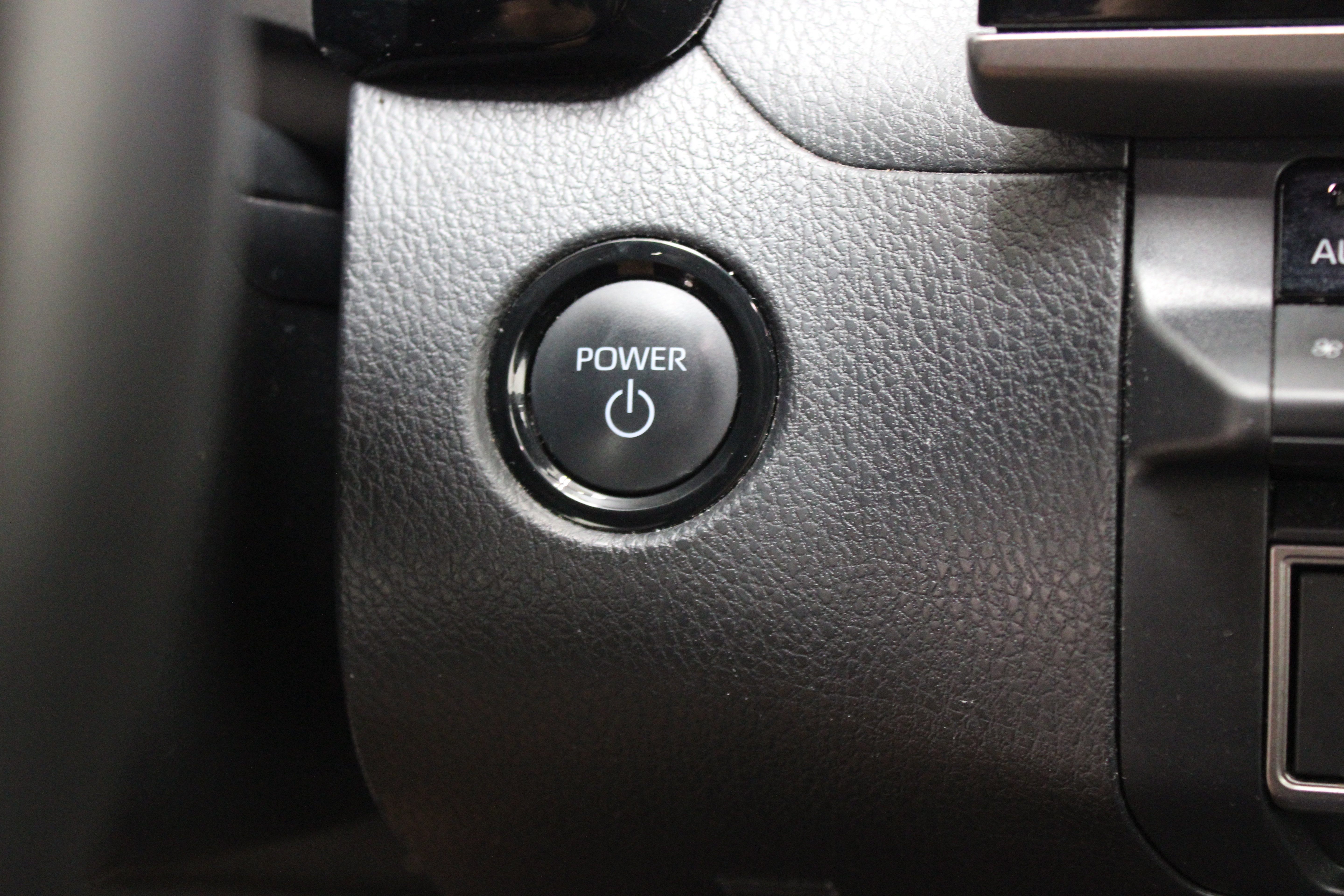 Used 2025 Toyota Camry SE FWD image 18