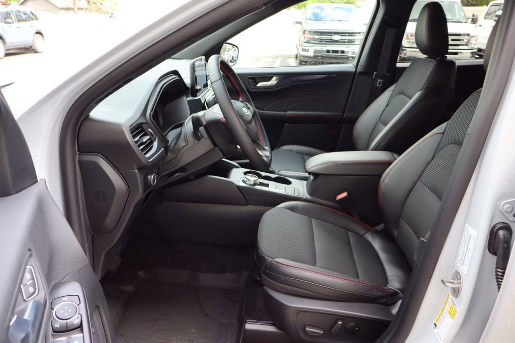 New 2026 Ford Escape ST-Line w/ Cold Weather Package AWD/4WD image 22