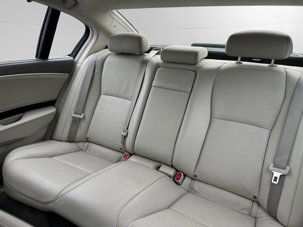 Used 2016 Acura RLX Sport Hybrid w/ Advance Pkg image 21