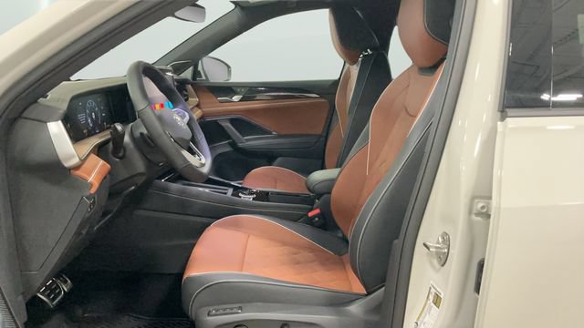 New 2026 Volkswagen Tiguan SEL R-Line AWD/4WD image 15