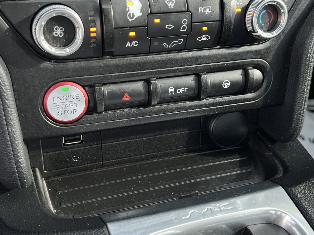 Used 2018 Ford Mustang Coupe RWD image 18