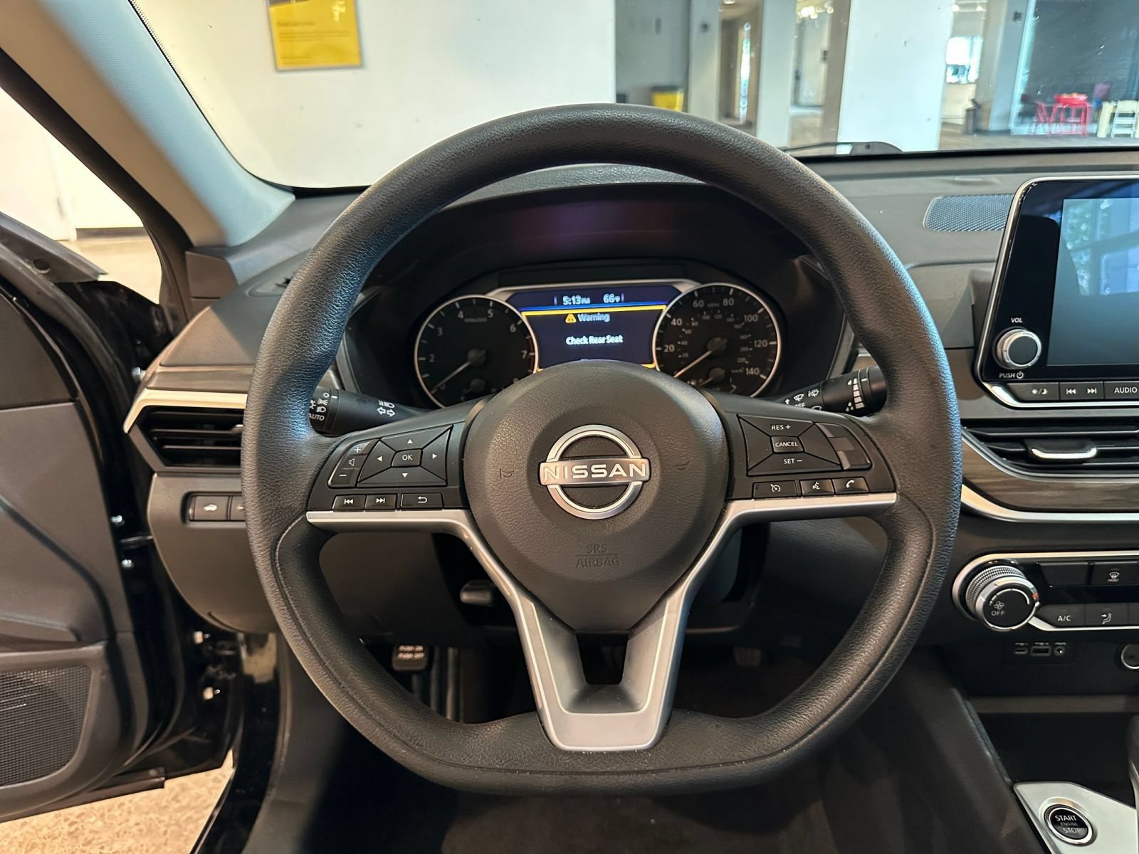 Used 2025 Nissan Altima 2.5 SV FWD image 27