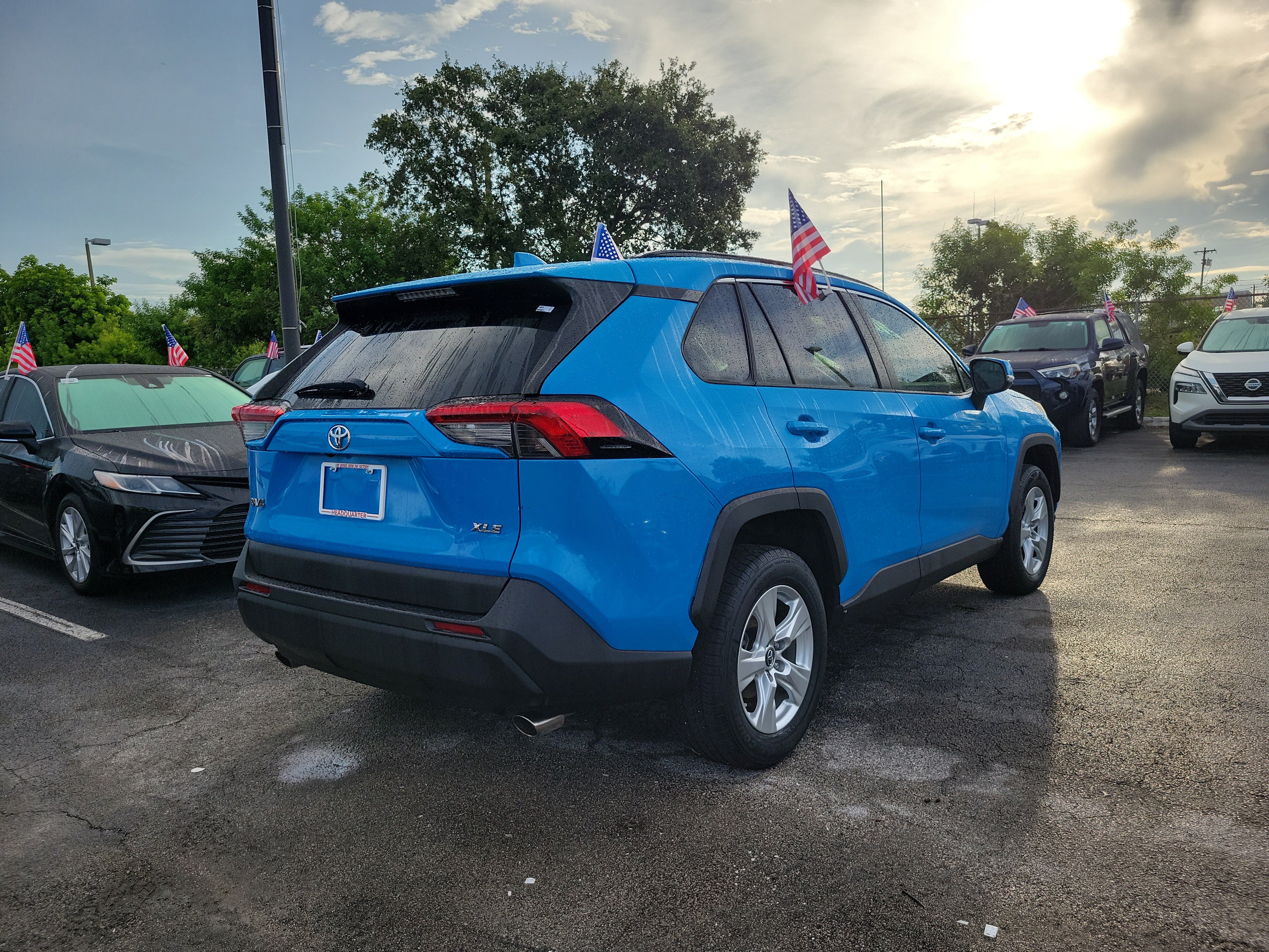 Used 2019 Toyota RAV4 XLE FWD image 11