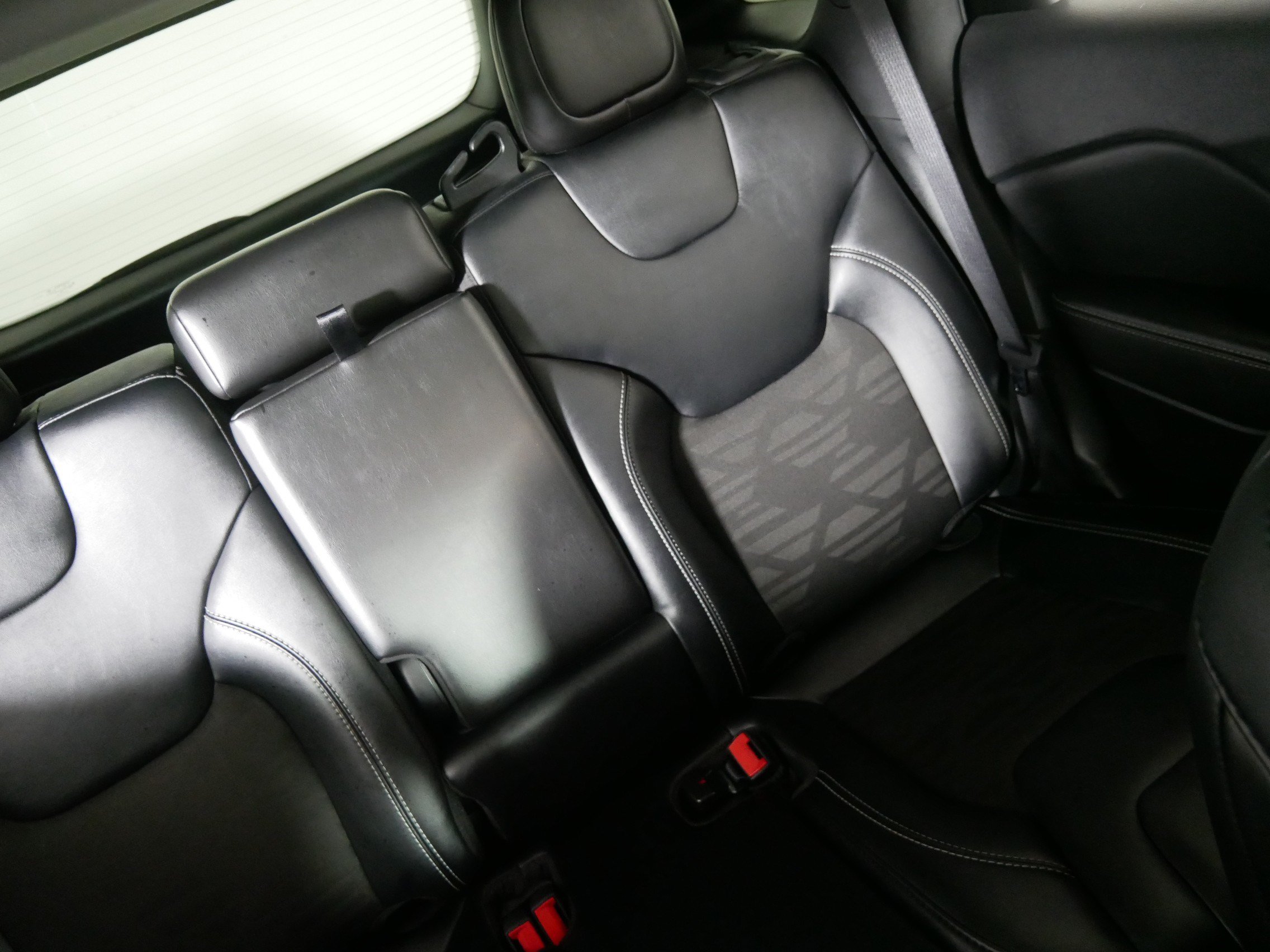 Used 2022 Jeep Cherokee Latitude w/ Sun & Sound Group AWD/4WD image 14