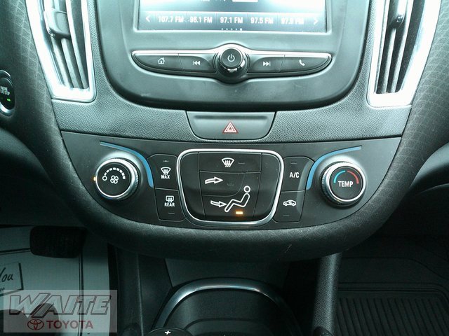 Used 2018 Chevrolet Malibu LT image 15