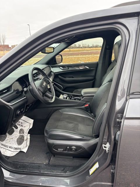 Used 2022 Jeep Grand Cherokee Altitude image 6