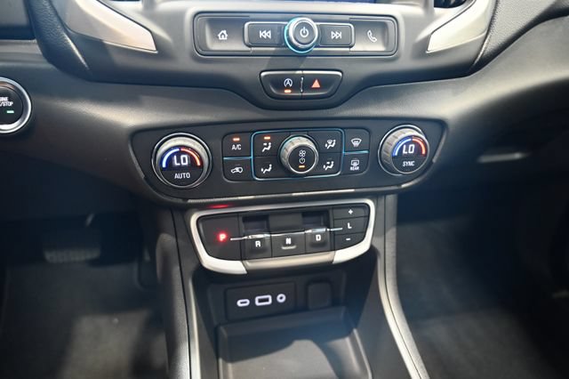 Used 2022 GMC Terrain SLE w/ Driver Convenience Package FWD image 17
