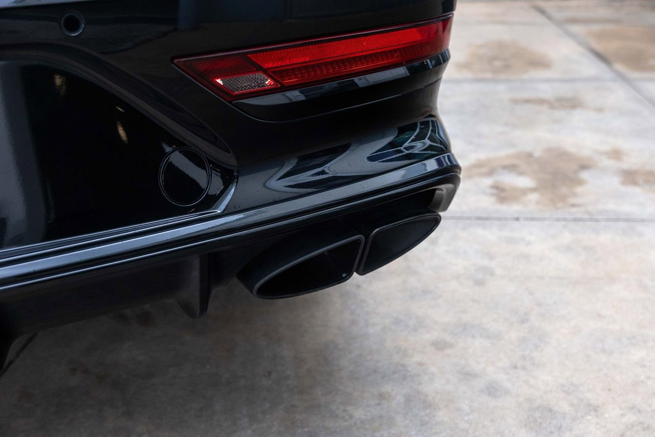Certified 2024 Bentley Bentayga AWD/4WD image 15